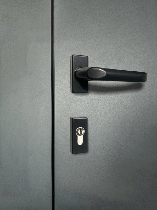 Čierna kľučka na vchodové dvere K4